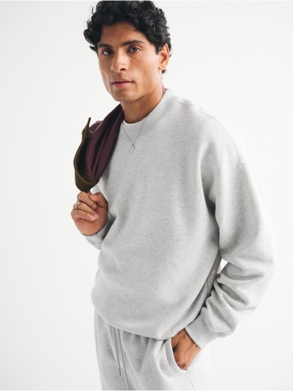 Abercrombie & Fitch Heather Light Gray Pullover Sweatshirt